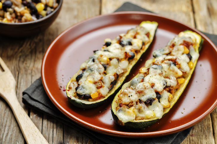 Foto gefüllter Zucchini mit Soja und Nori